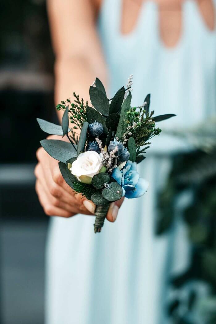 Anstecker zur Hochzeit mit Eukalyptus | Tolle Ideen in der ...