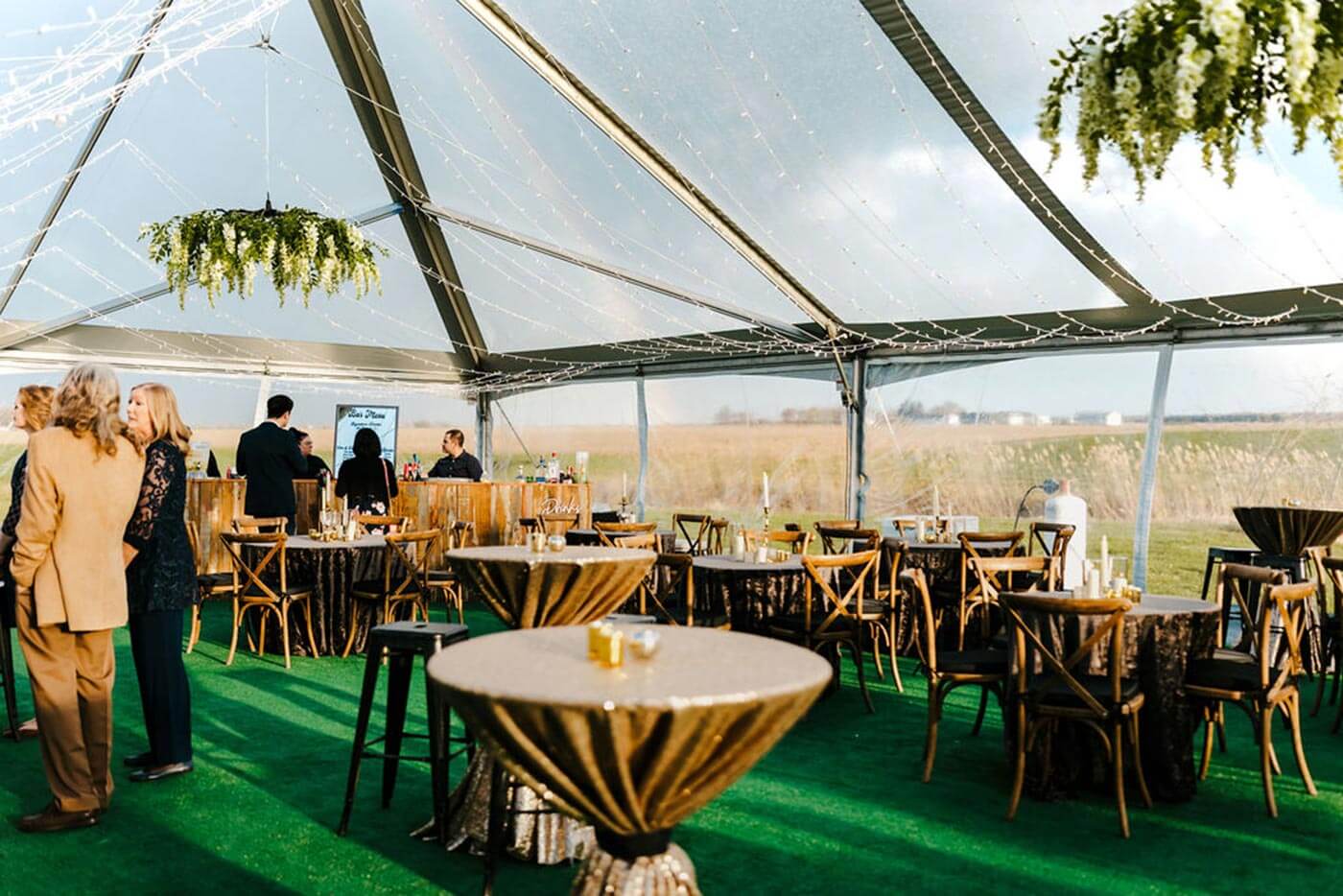 Hochzeit im Garten Zelt